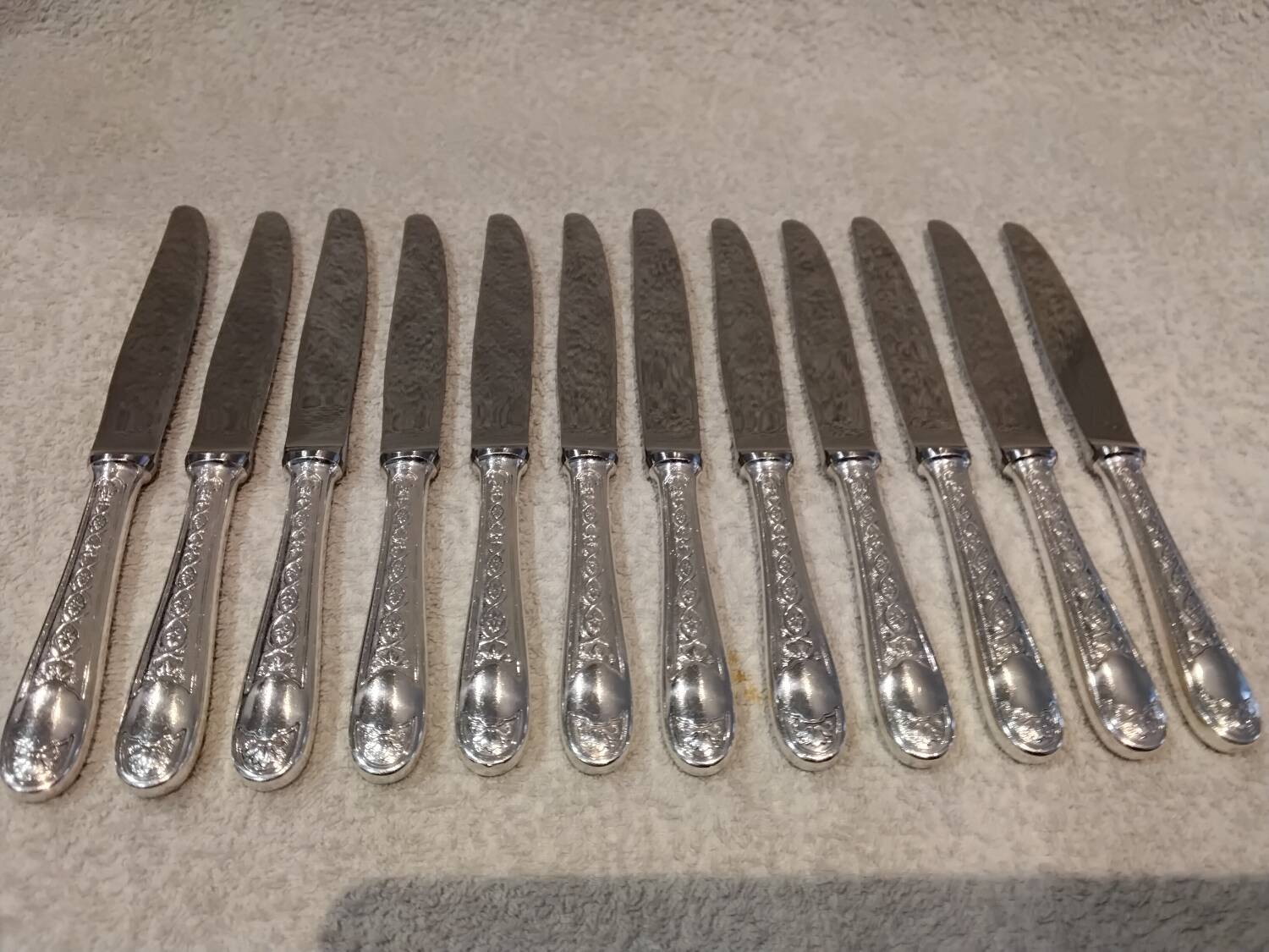 12 silver-plated dessert knives by Christofle Villeroy LXIV