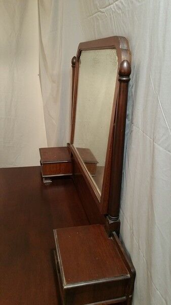 Mahogany hairdresser