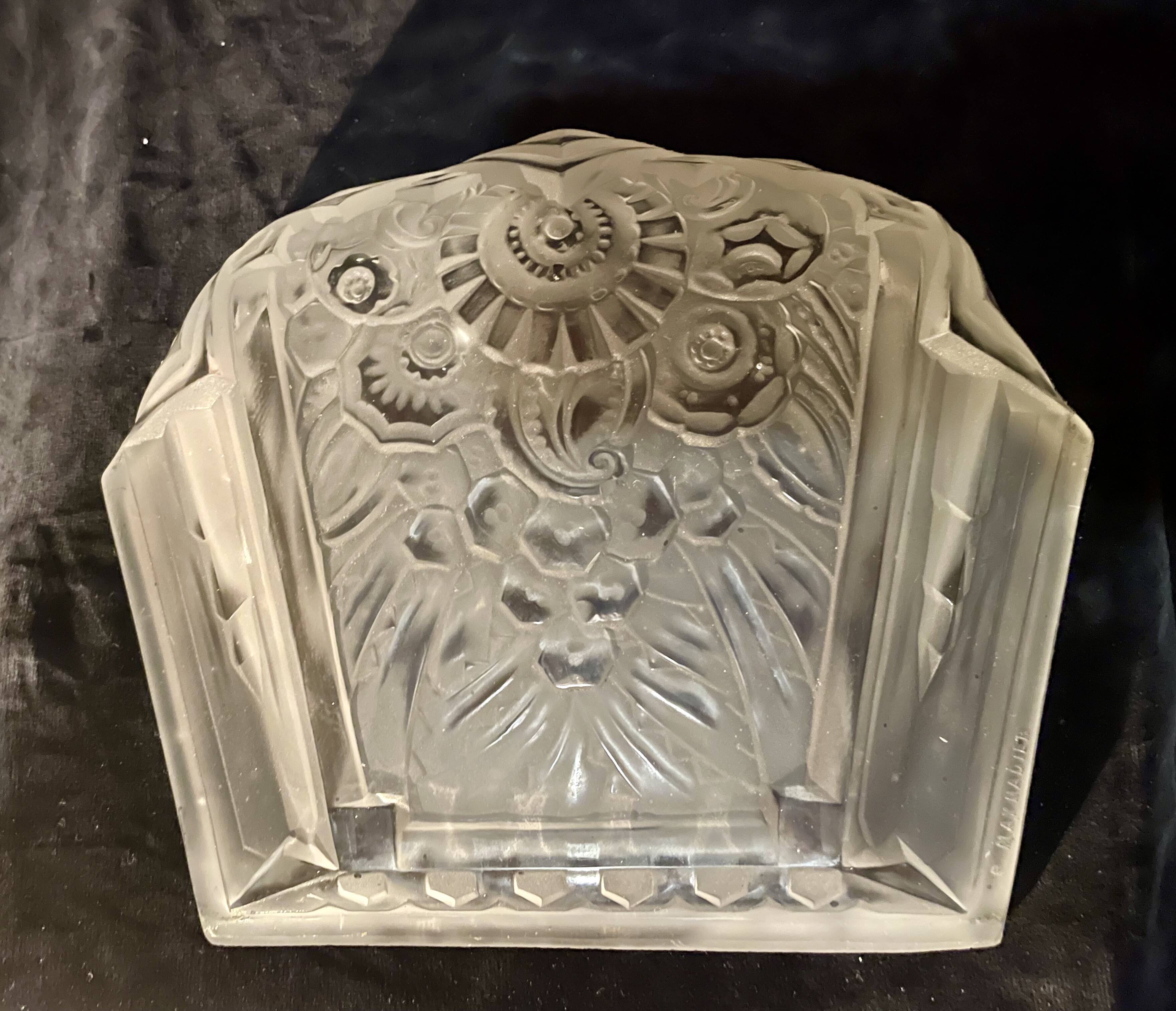 Art Deco wall light, signed "P. Maynadier", 1930s.