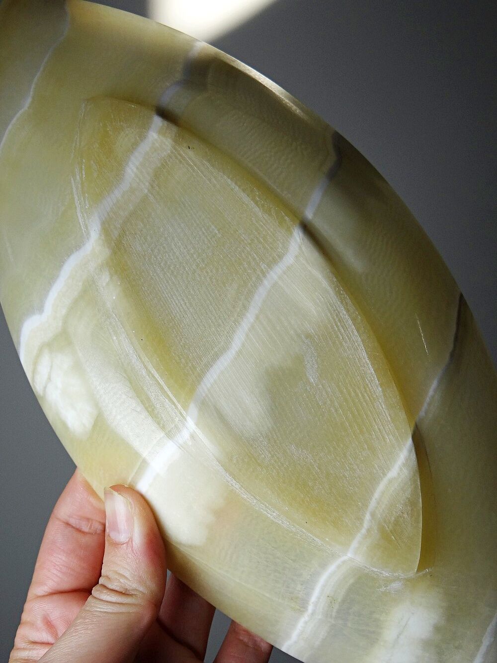 Handcrafted alabaster catchall from natural Egyptian vintage, 1960s-1970s.