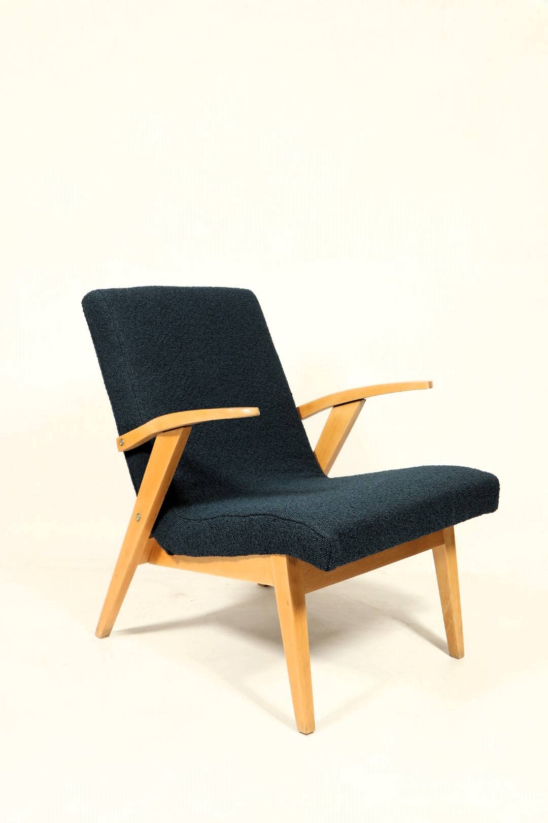 Fauteuil vintage Couleur Bleu Marine Bois Clair Design Midcentury