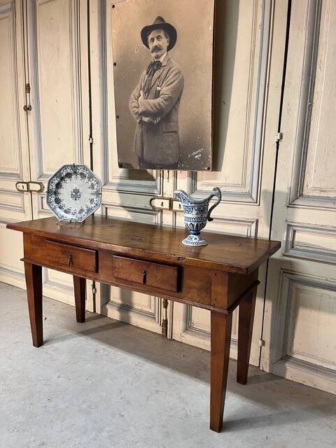 Spanish walnut console table, early 19th century