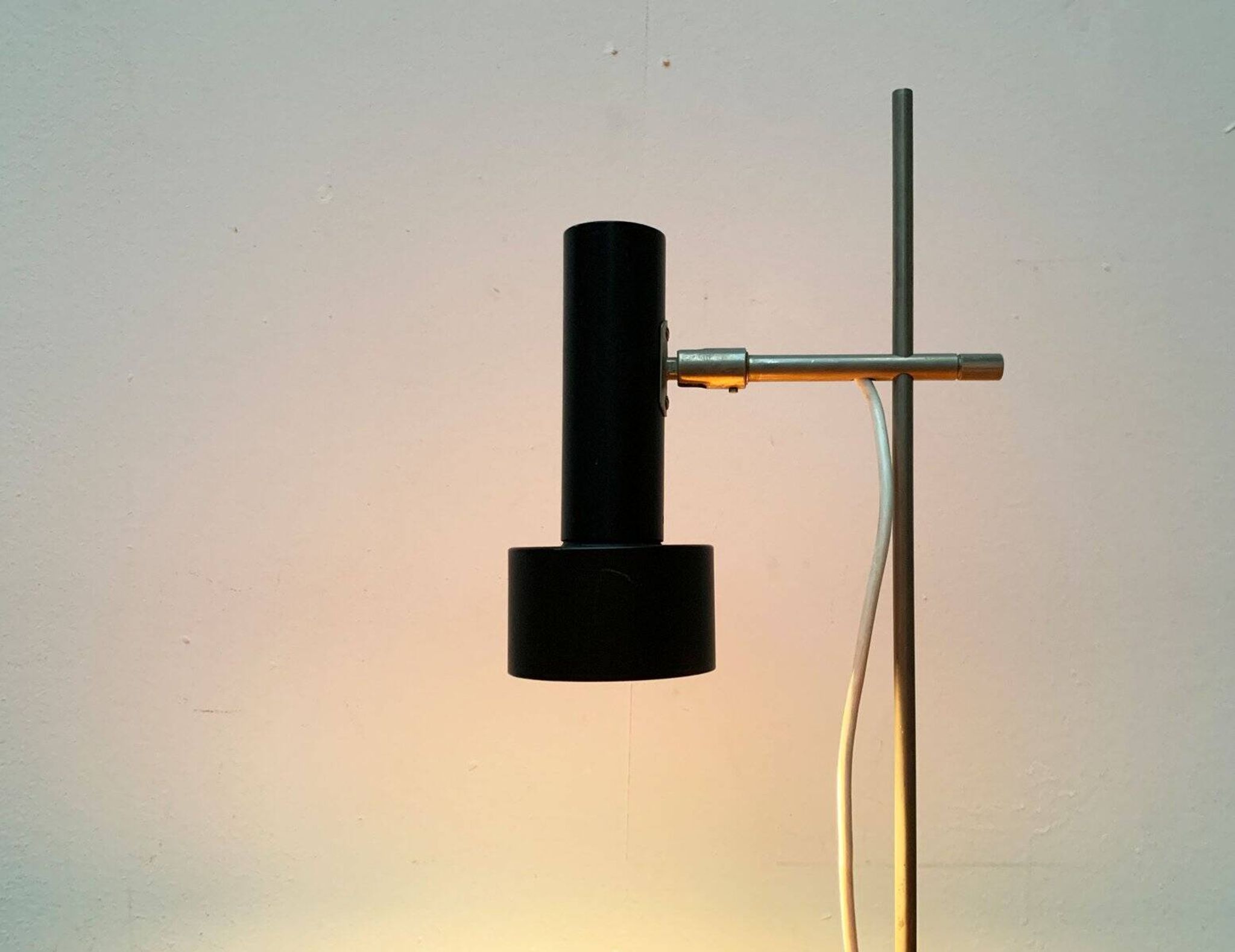 Mid-century minimalist table lamp by Beisl, 1960s.