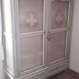 Shabby chic style wardrobe Patine grey