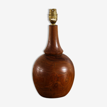 Pied de lampe en bois tourné signé