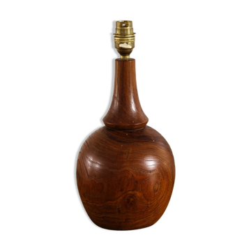 Pied de lampe en bois tourné signé