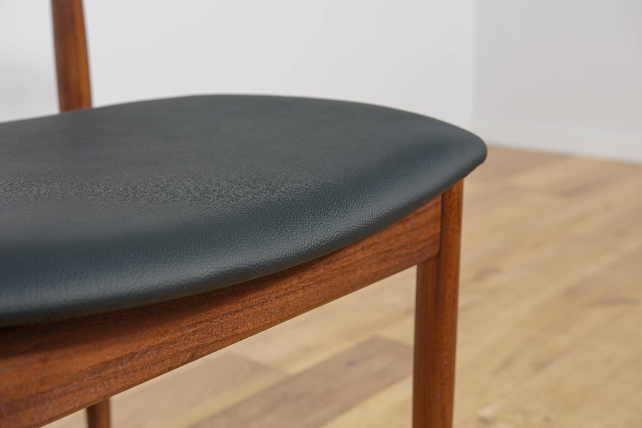Chaises de salle à manger en teck des années 50 modèle 4507 par Ib Kofod Larsen pour G-Plan.