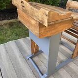 School desk with height-adjustable seat