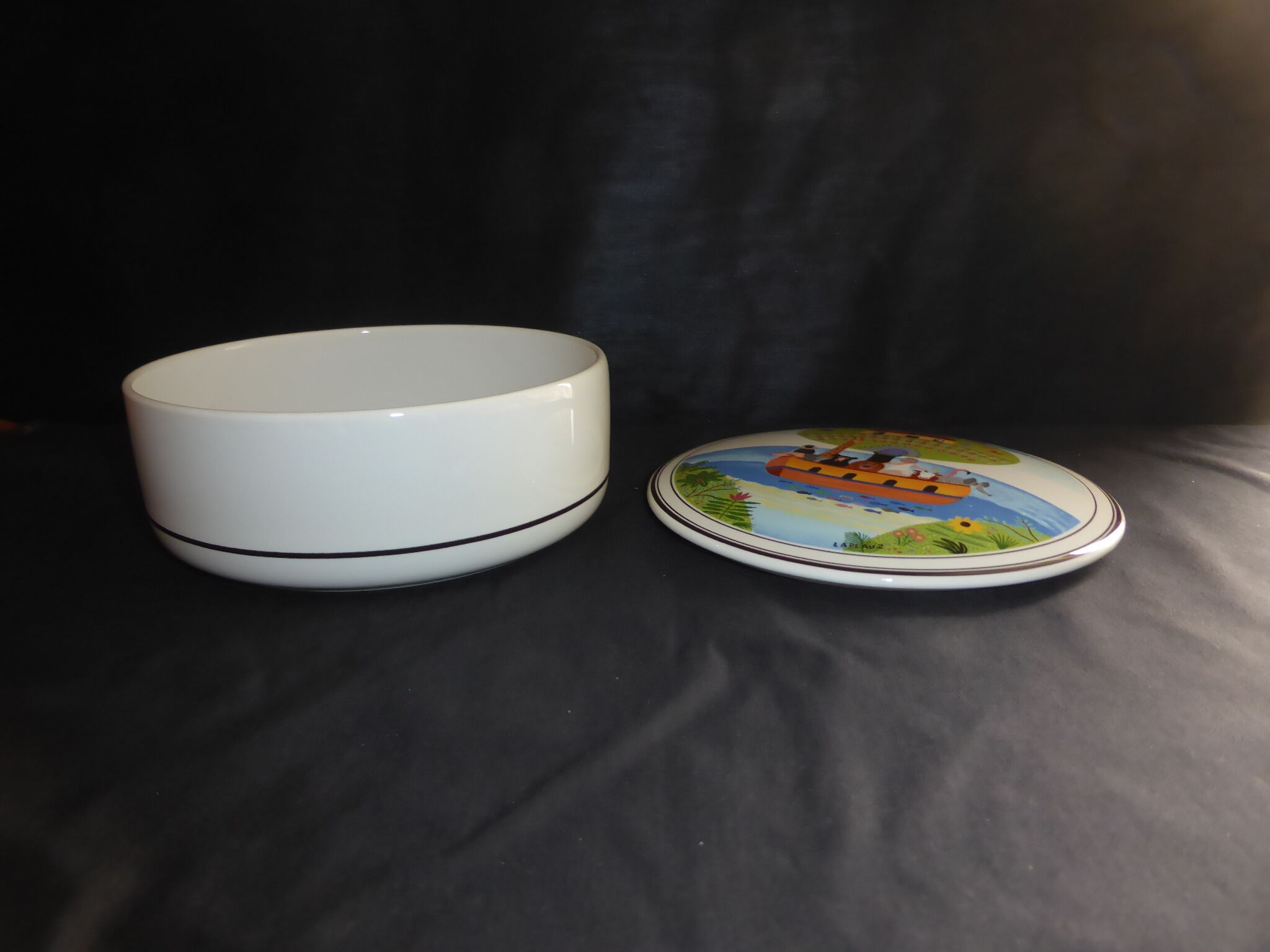 Bonbonnière ronde porcelaine Villeroy et Boch design naïf L'Arche de Noé Laplau