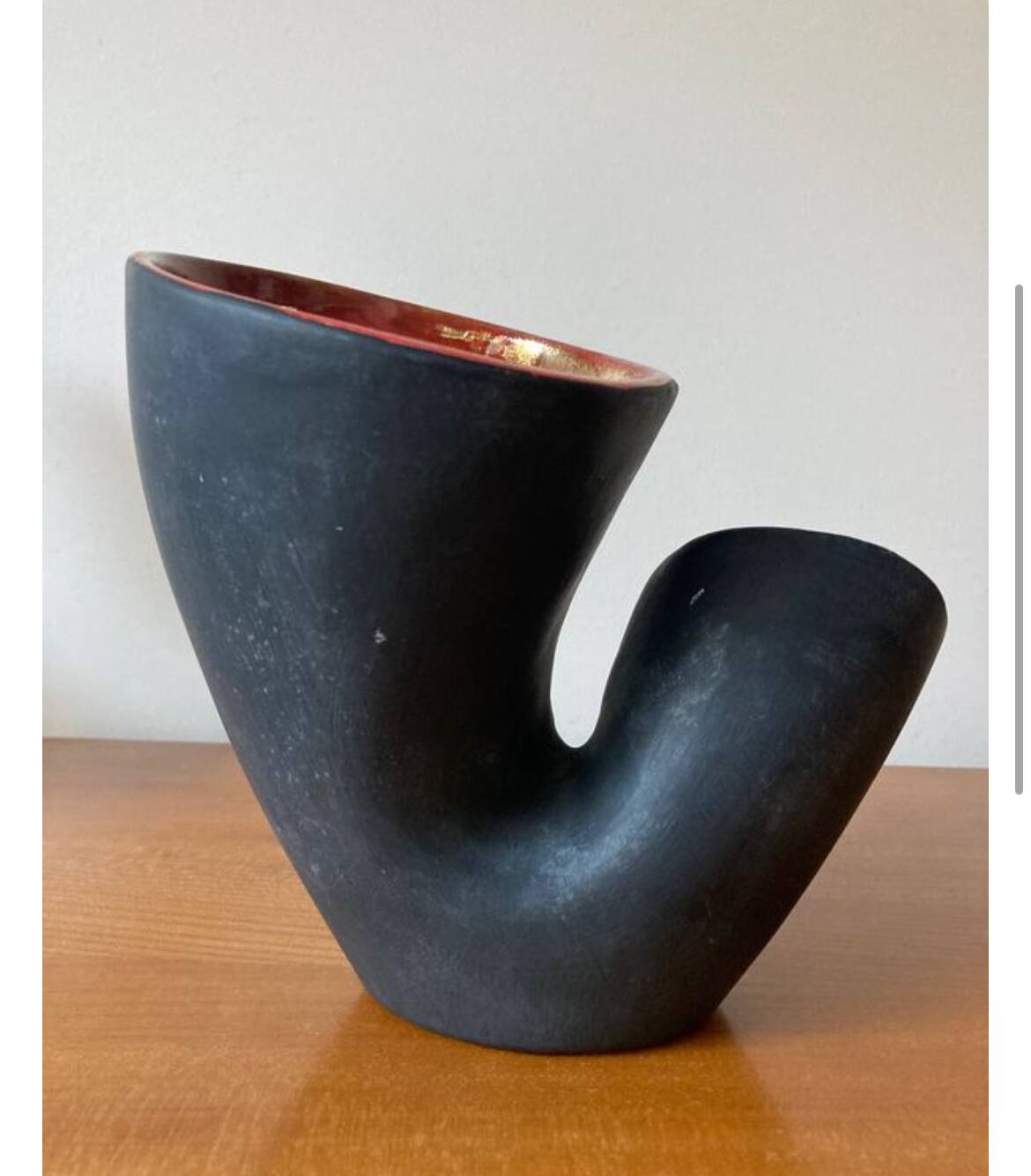 Double entrance ceramic vase