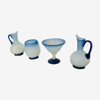 Set of 4 blue pieces in glass paste