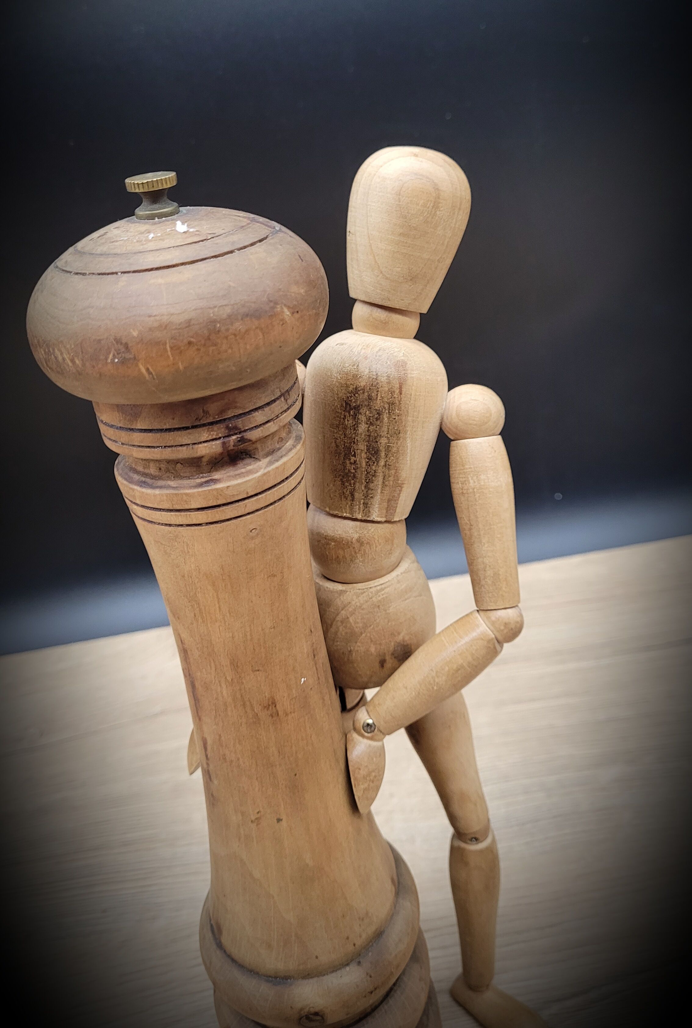 wood pepper mill