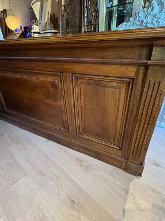 Fine draper's furniture from the late 19th to early 20th century.