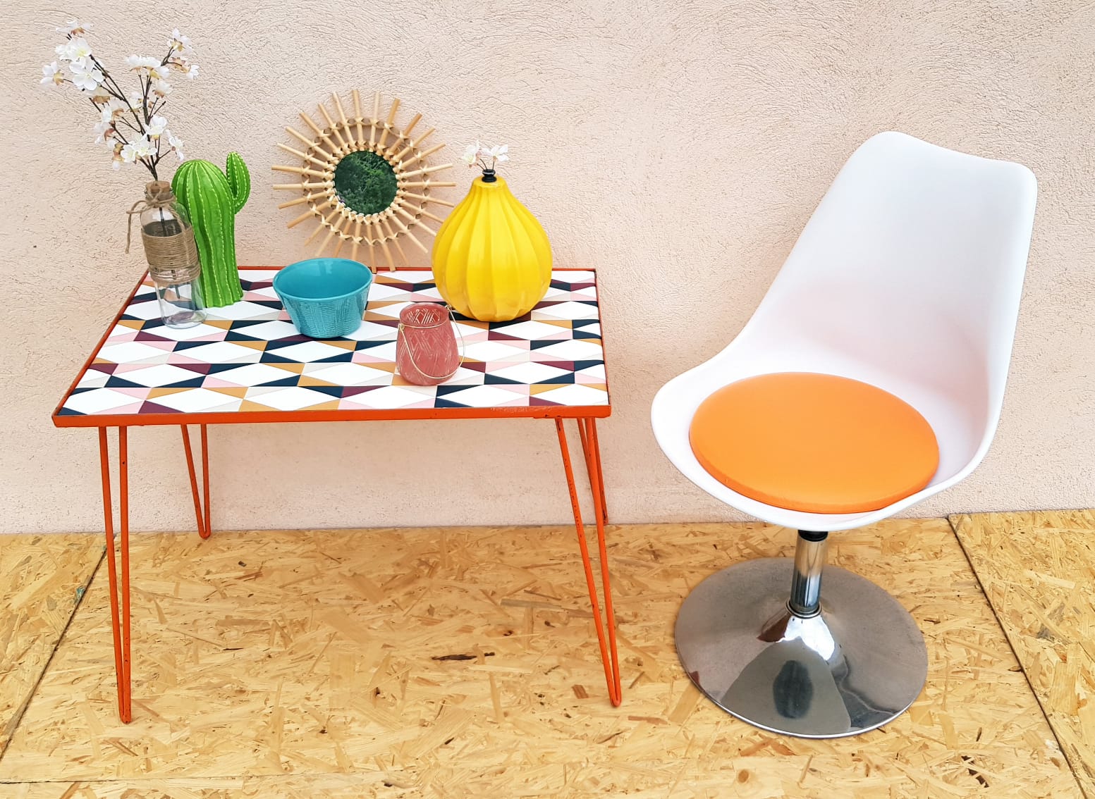 Chaise pivotante vintage pied tulipe orange