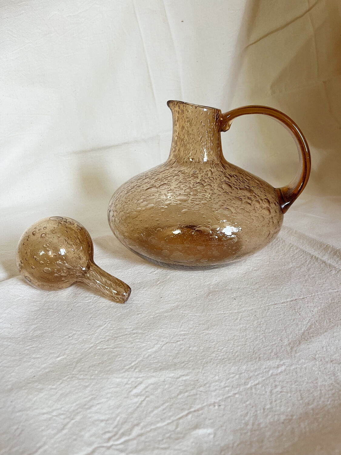 Bubbled glass decanter