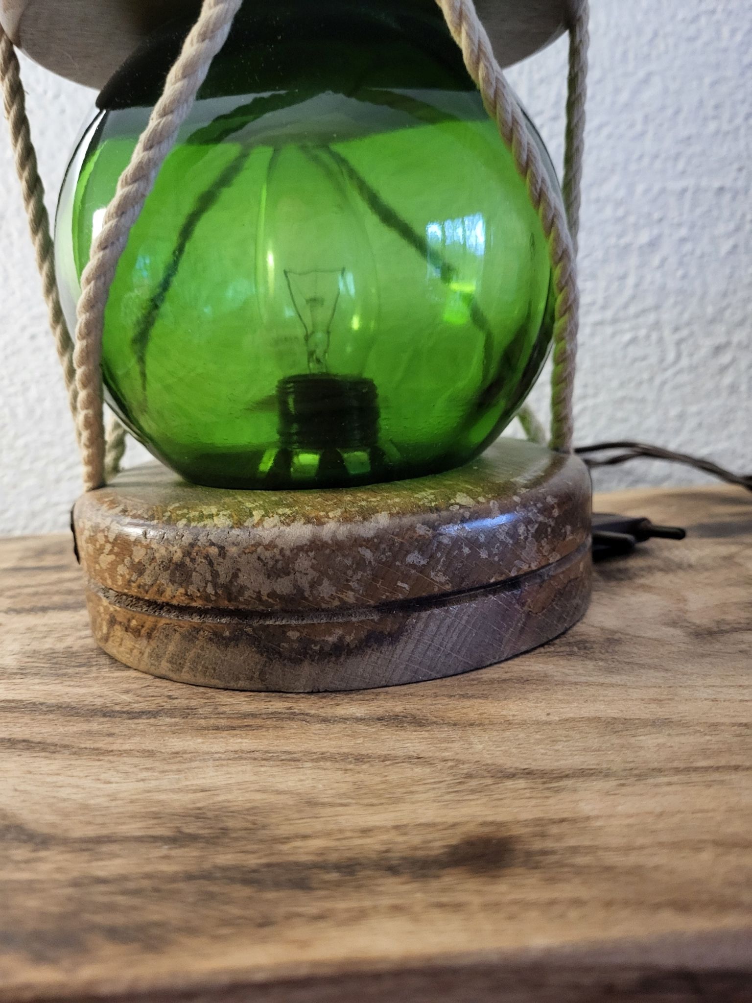 Lampe boule à poser