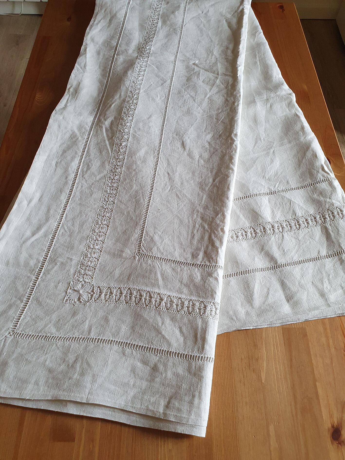 Linen drapery with Venice days
