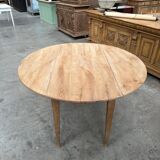 Round table in elm from the early 20th century.
