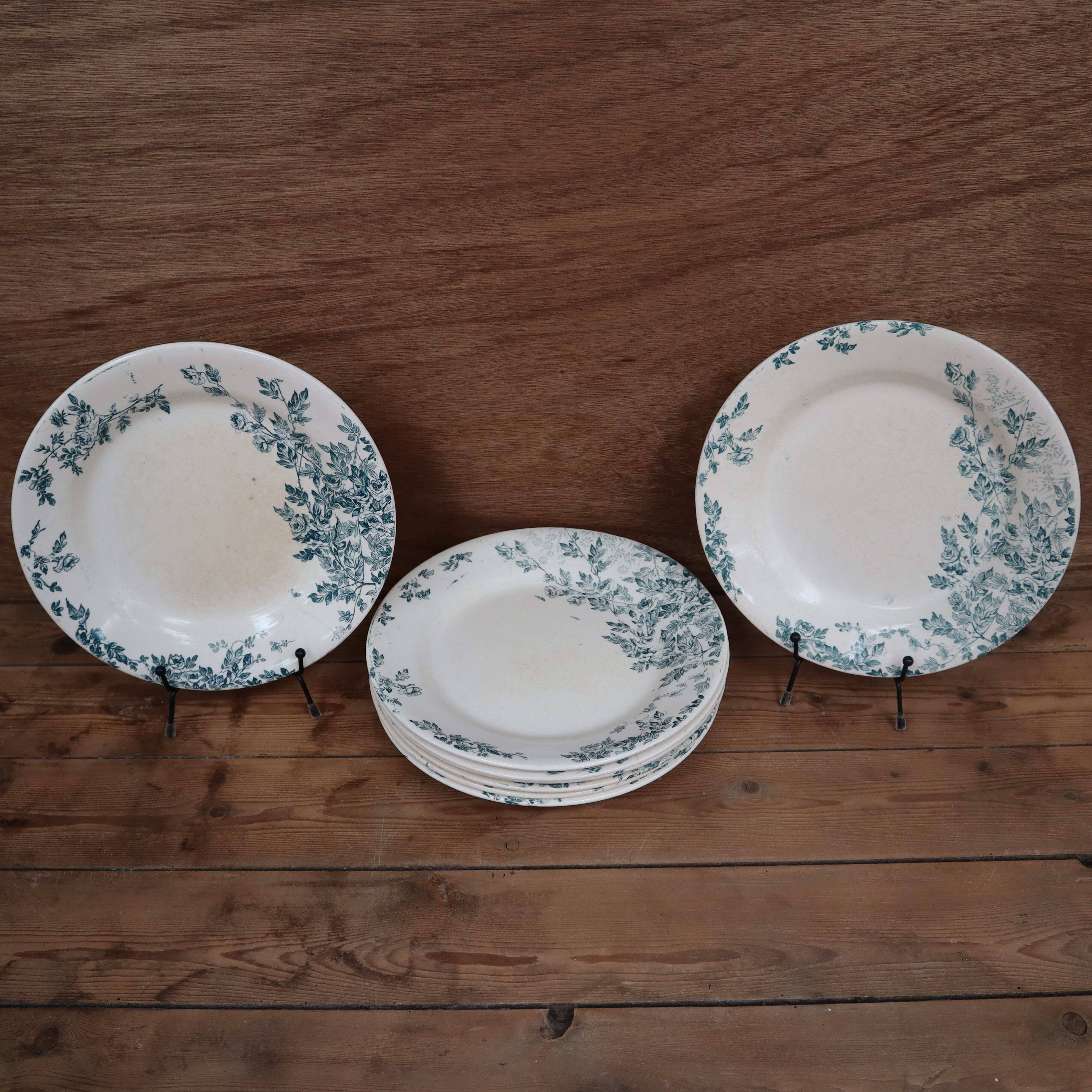 8 Flat plates Terre de fer Creil & Montereau
