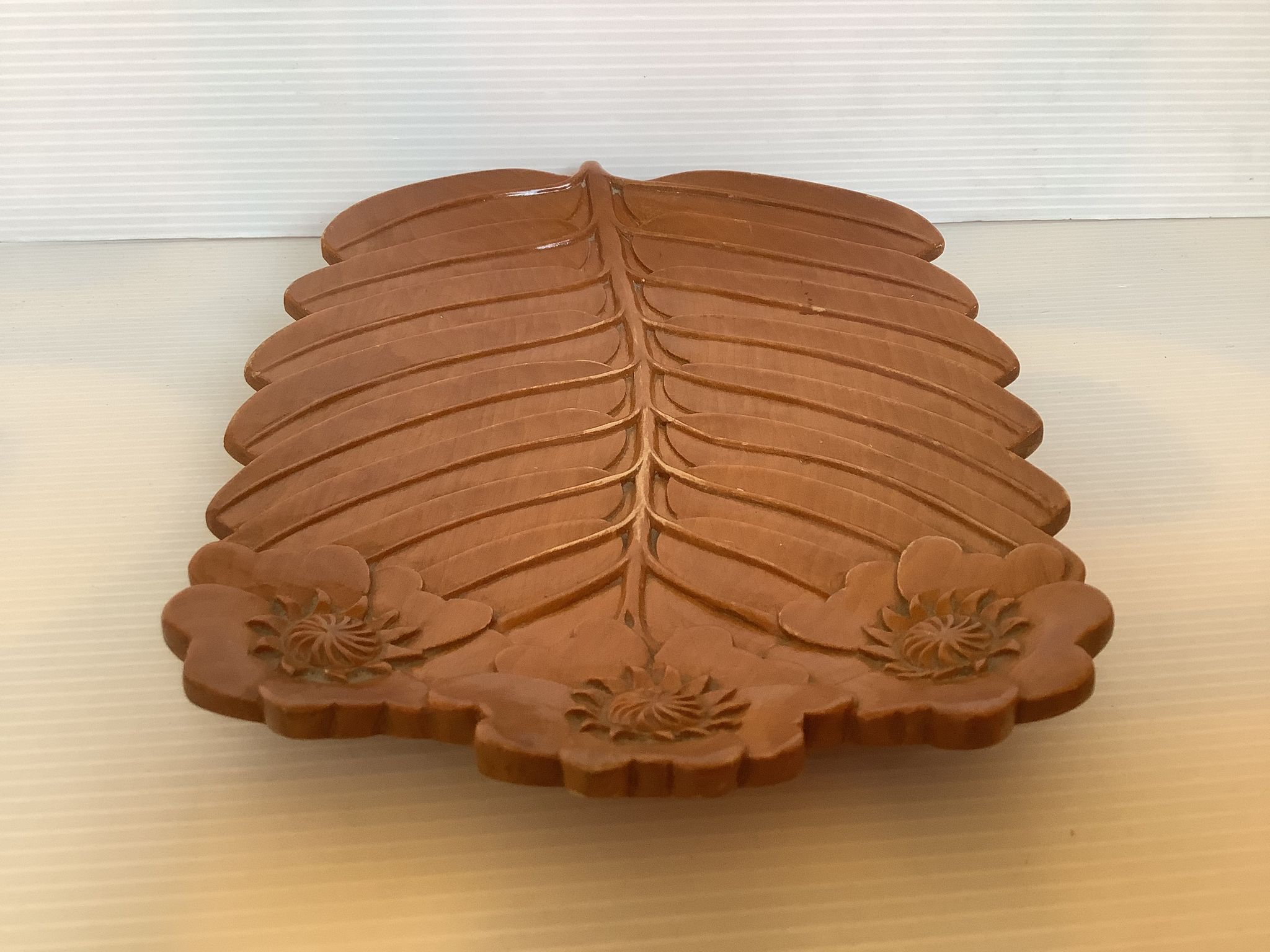 Vide poche trio de fleurs et leur feuillage en bois