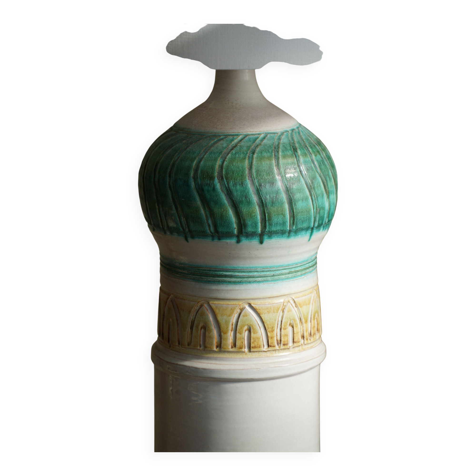 Decorative floor lamp in modern Danish ceramic, made in the 1970s.