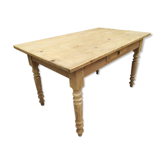Farm table