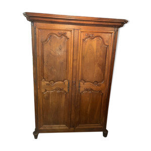 Armoire Louis XV en noyer