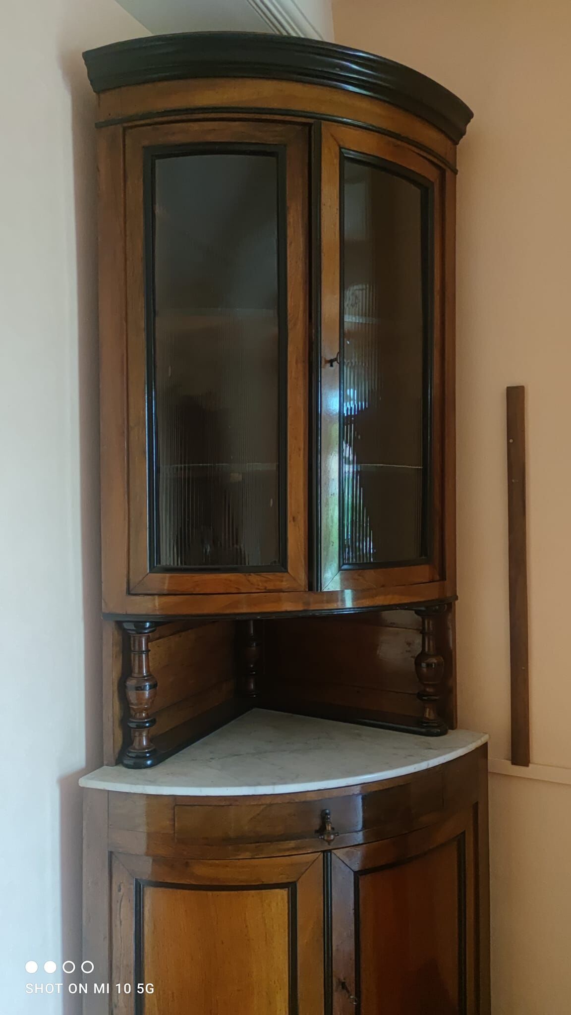 Large corner buffet in solid walnut Louis Philippe era around 1840