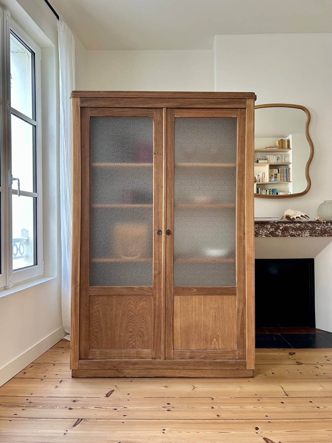 Armoire vitrée en chêne brut (rénovée)