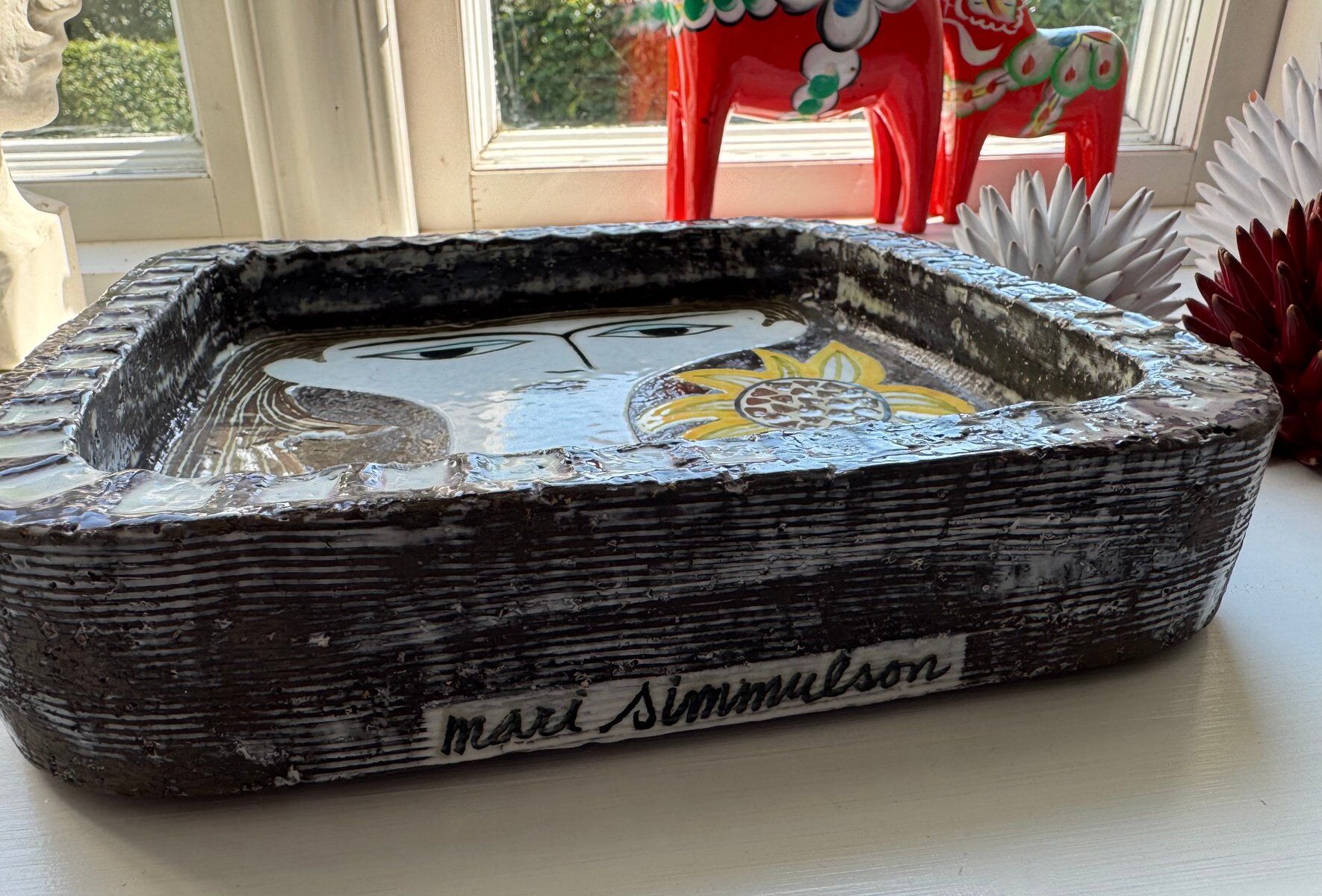 Face illustration ceramic bowl by Mari Simmulson for Upsala Ekeby, Sweden, 1960s