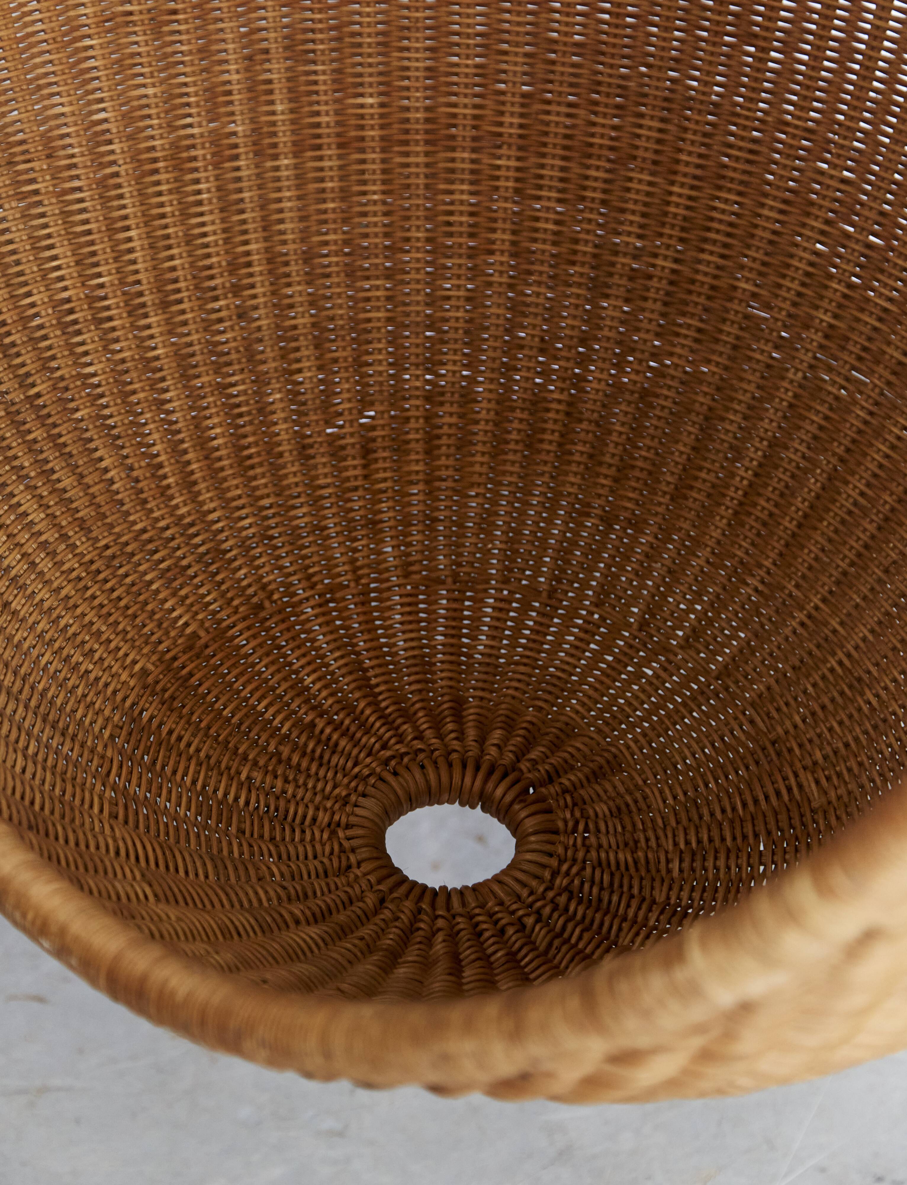 Nanna & Jørgen Ditzel "Hanging Egg" for Rober Wengler