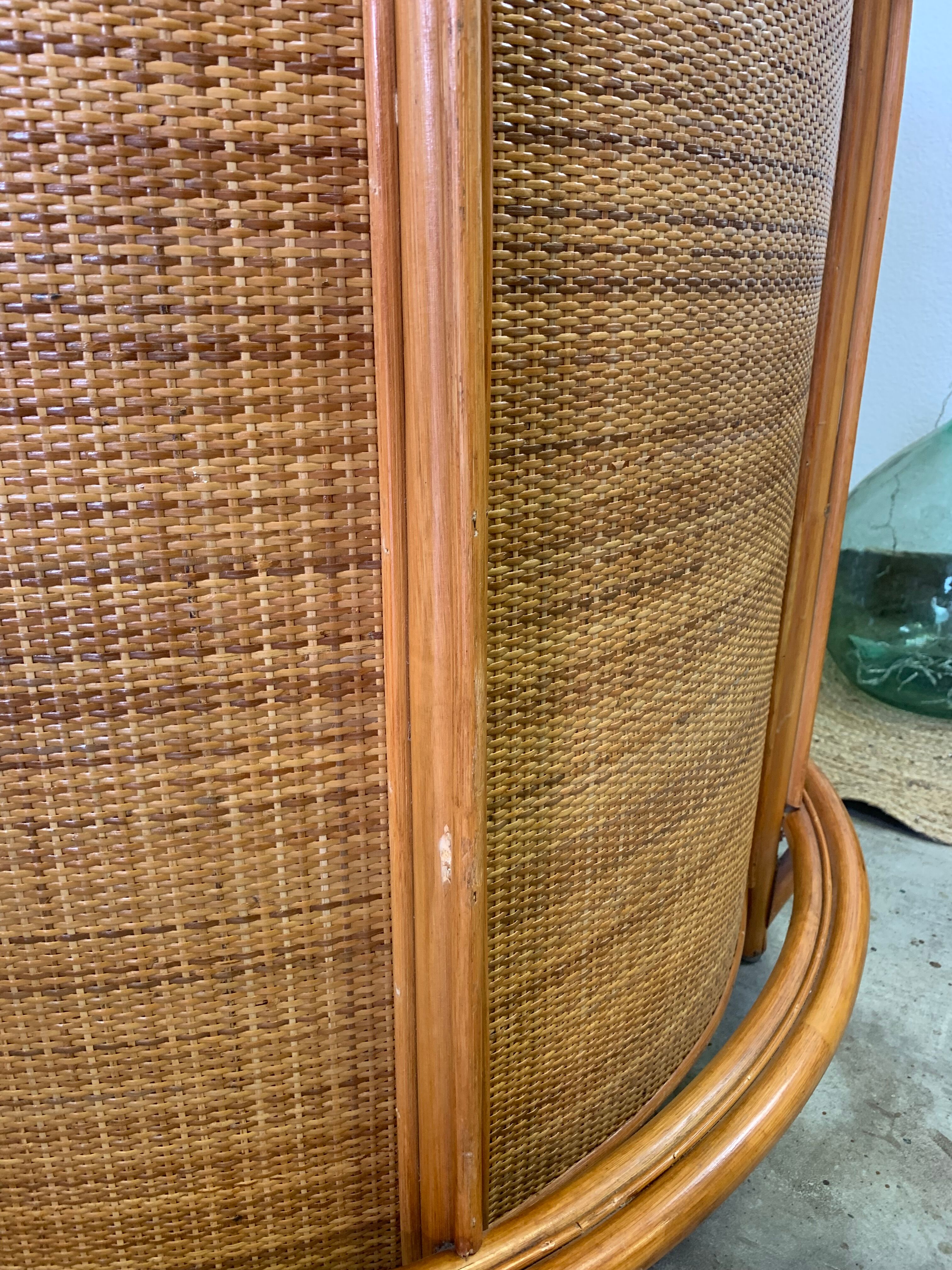 Vintage rattan bar