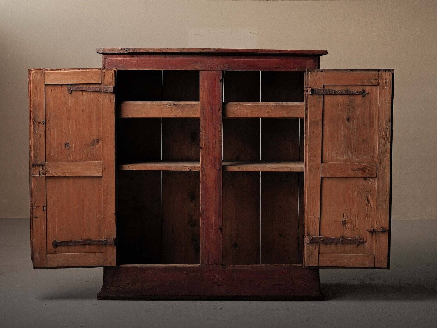 Mountain pine wardrobe – Folk art, Switzerland, 18th century