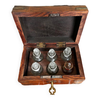 Coffret ancien à Parfums