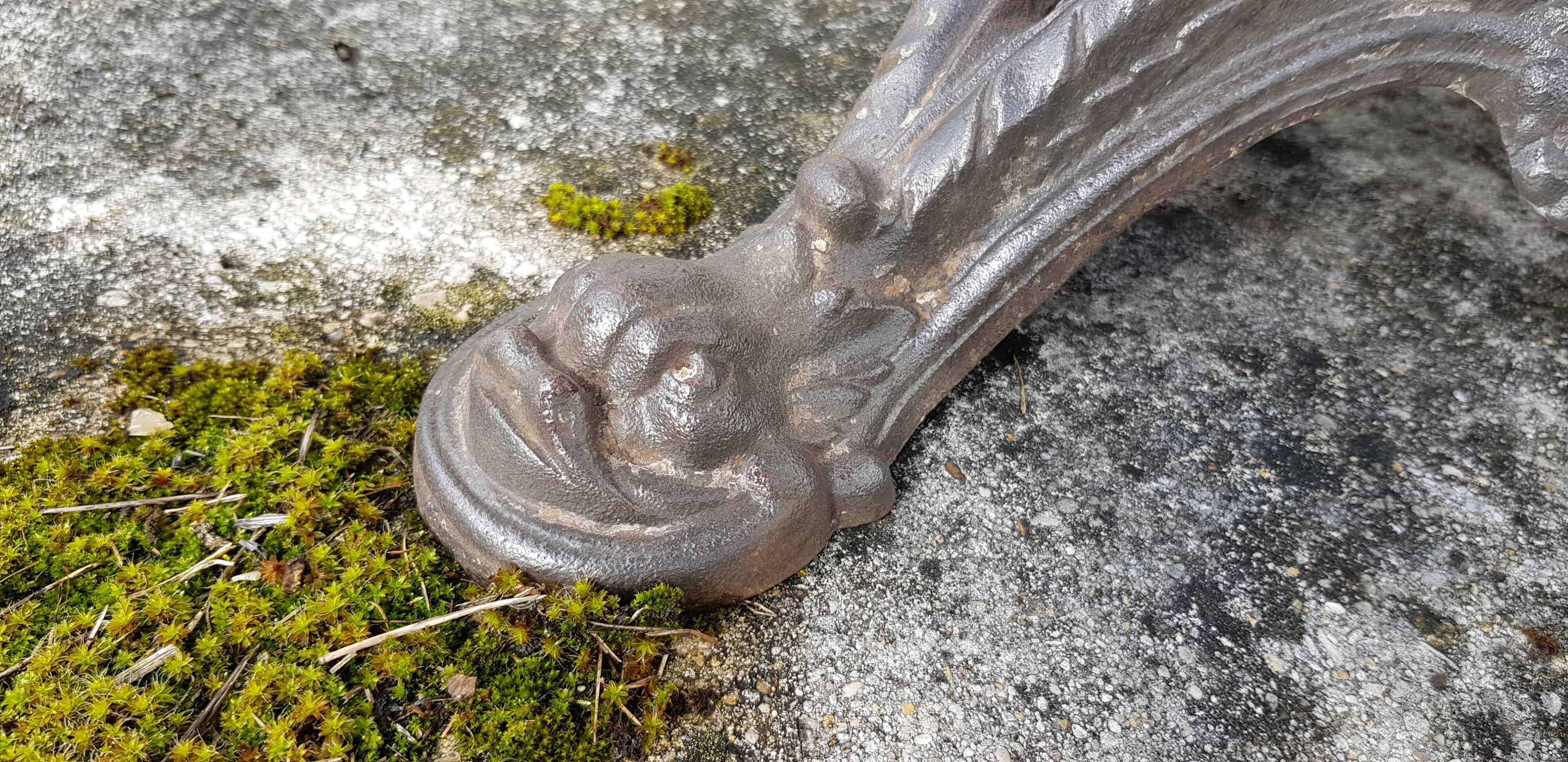 Wooden tray bistro table with old cast iron base