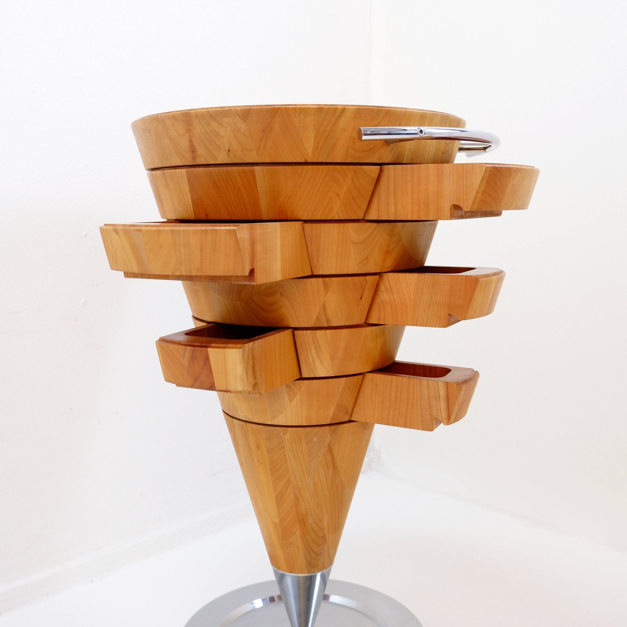 Cone-shaped kitchen unit with drawers
