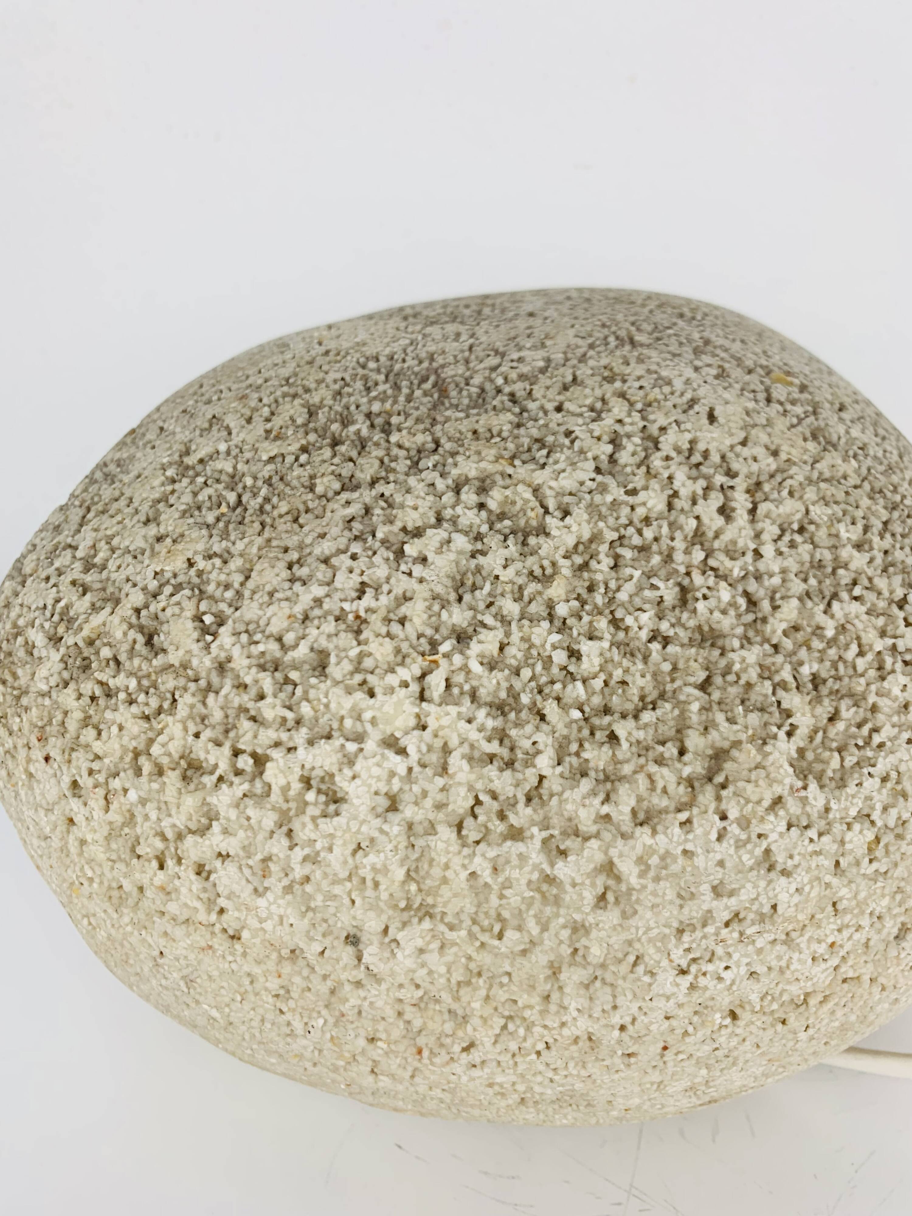 Lampe Dora dite "caillou" par André Cazenave