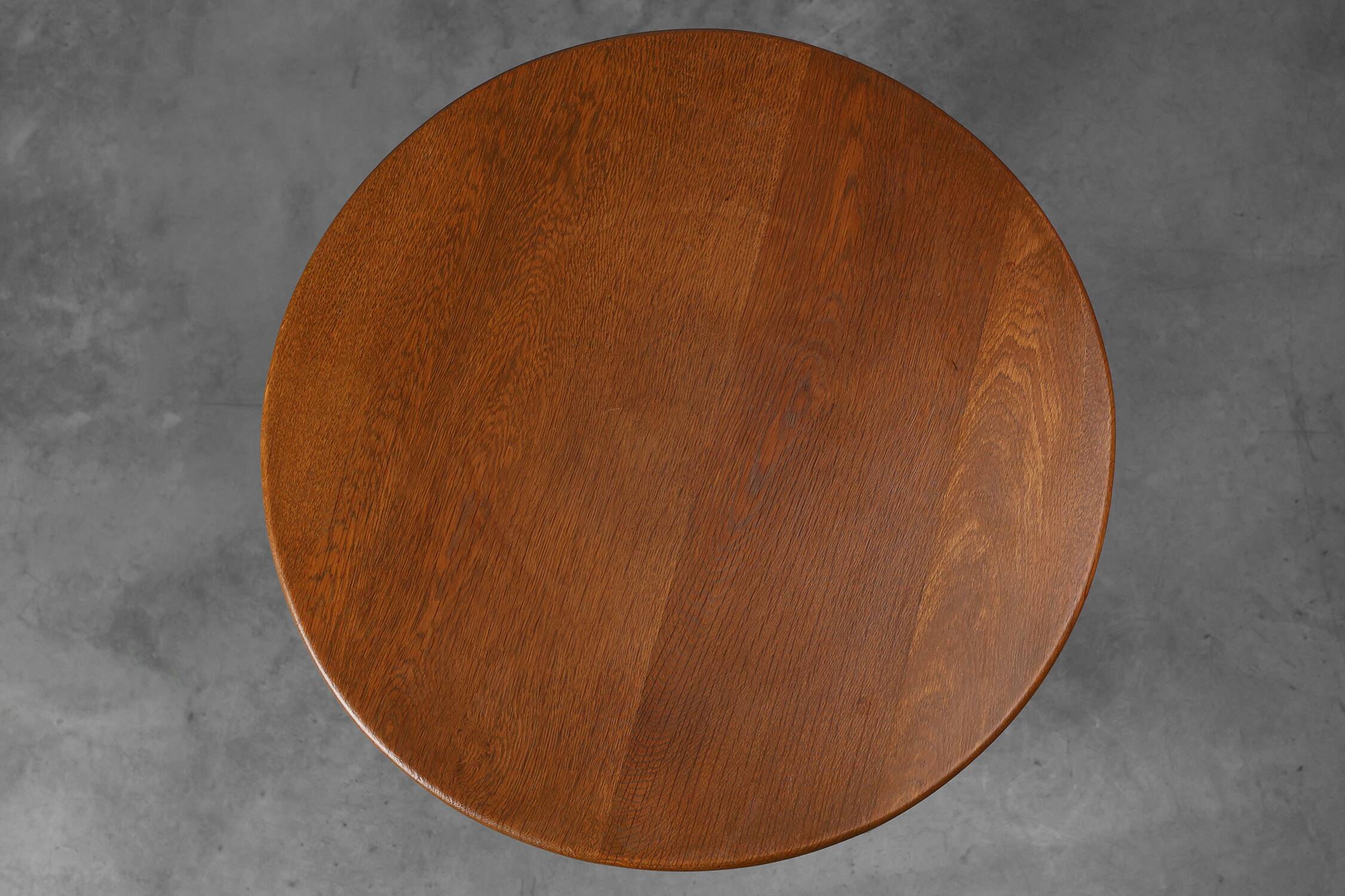Amsterdamse School Oak round Side Table, The Netherlands, ca. 1920
