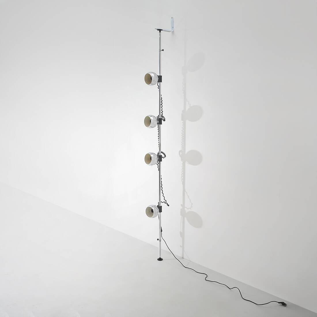 Lampe de sol chrome allant du sol au plafond, années 1970