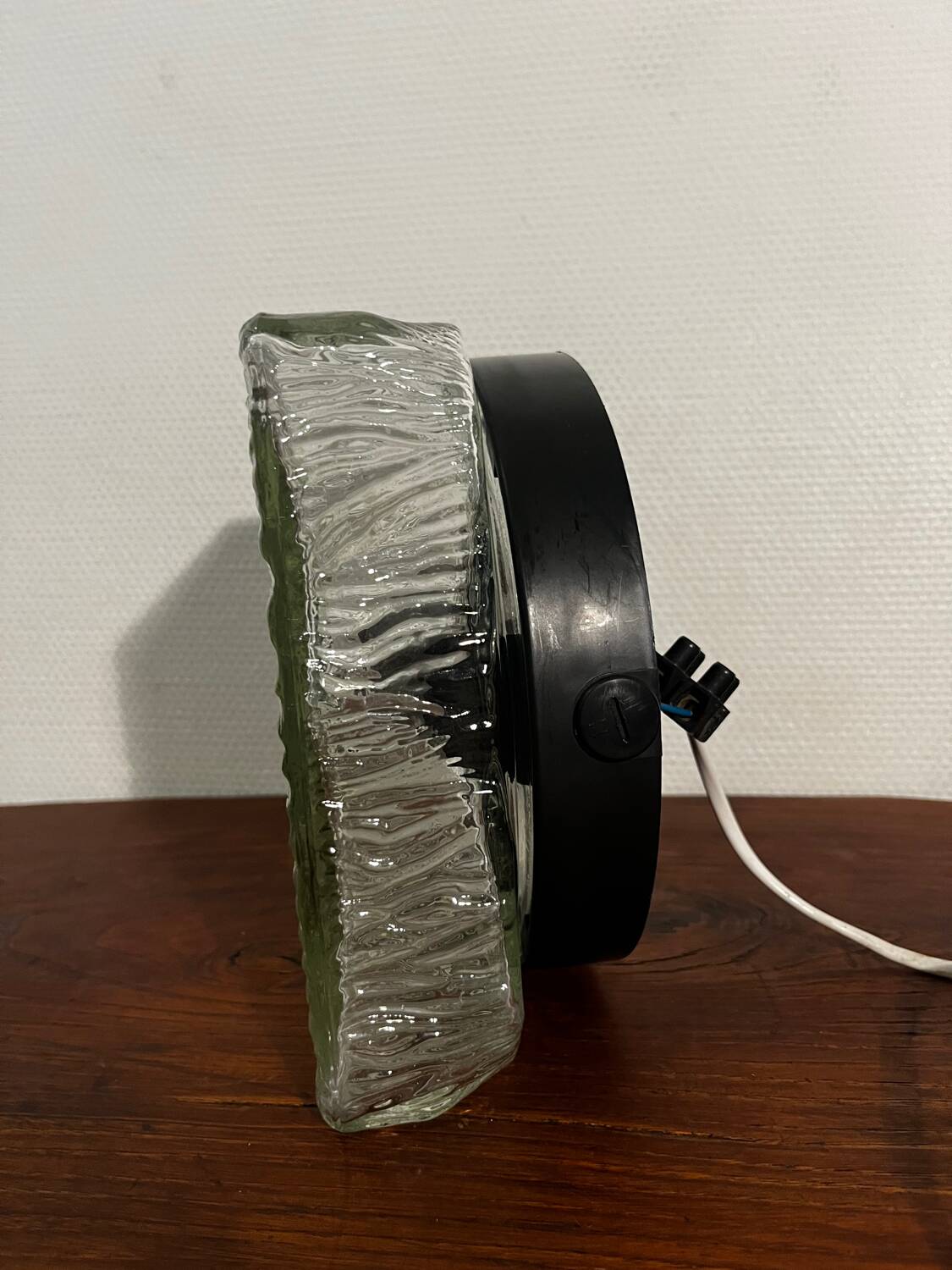 Chiseled glass pendant ceiling light