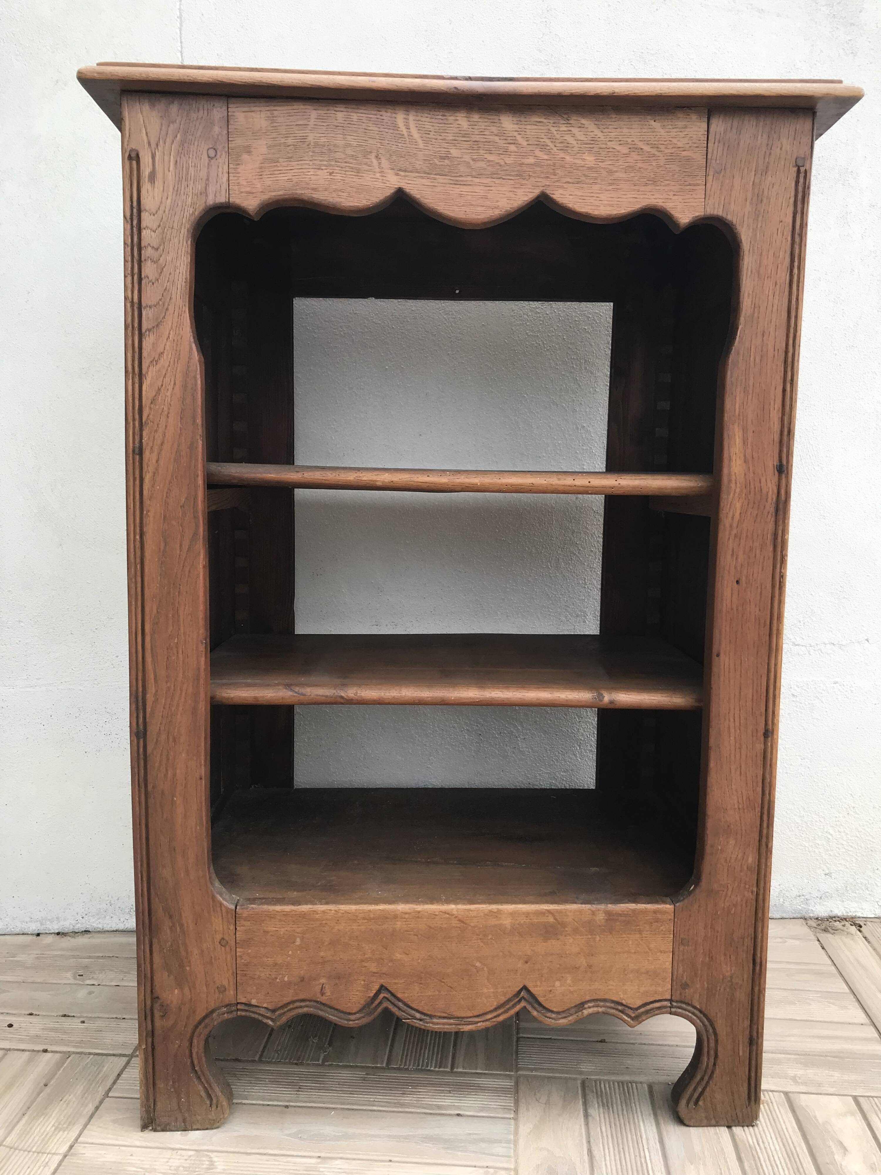 Accessory furniture in solid oak