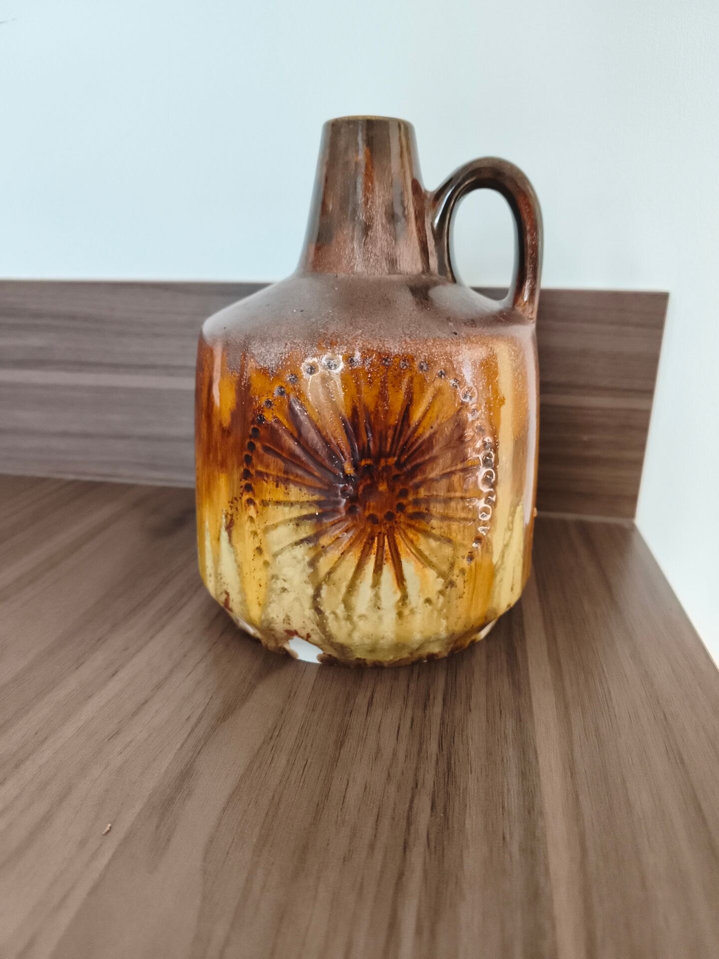 Vase pichet en céramique.
