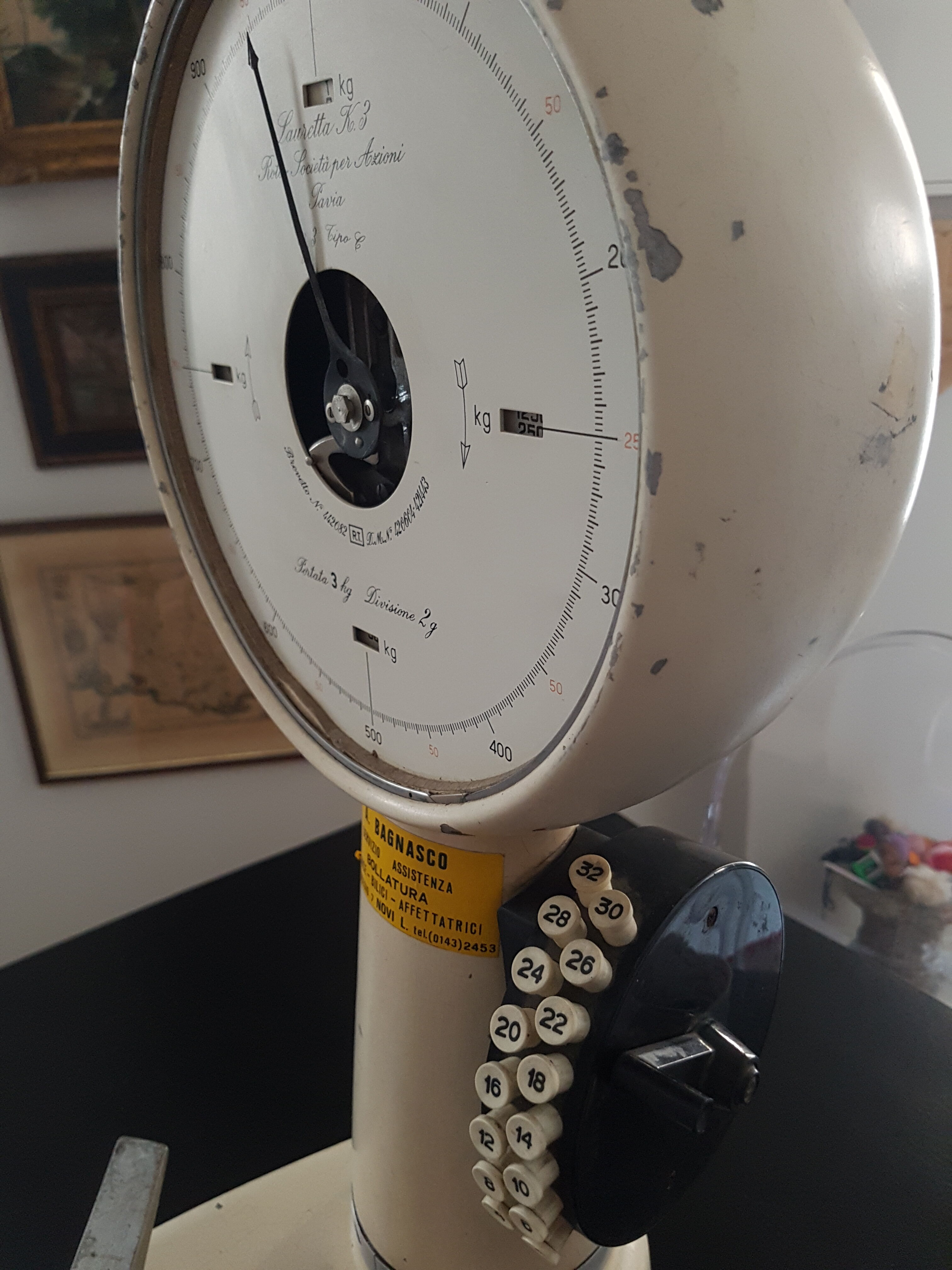 Former Italian grocer's scale