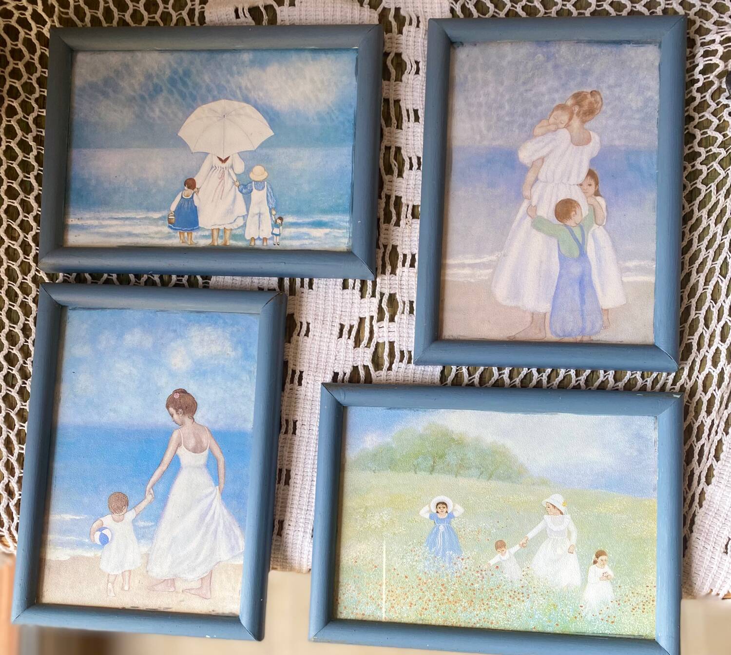 4 women and children frames