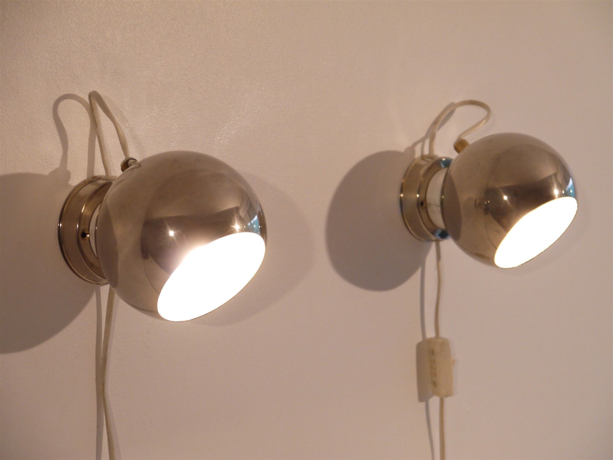 Paire d'appliques scandinave "Trivel belysning" Suède 1970