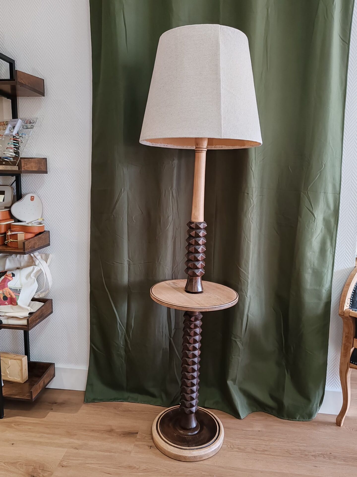 Floor lamp