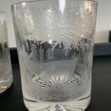 Série de 5 verres à whisky en cristal ciselé