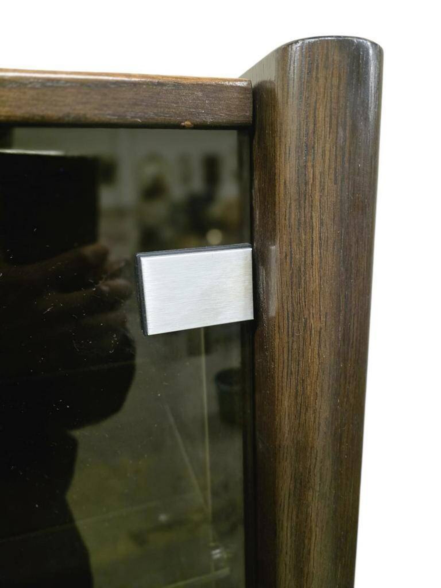 Vitrine vintage en bois massif avec verre fumé
