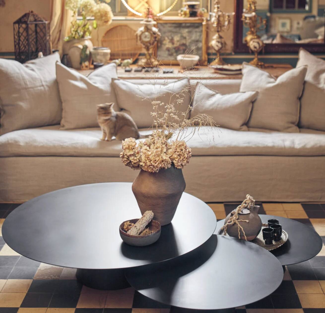 Coffee Table Beside 75cm – Thermo-lacquered Black Metal – Holiday Home