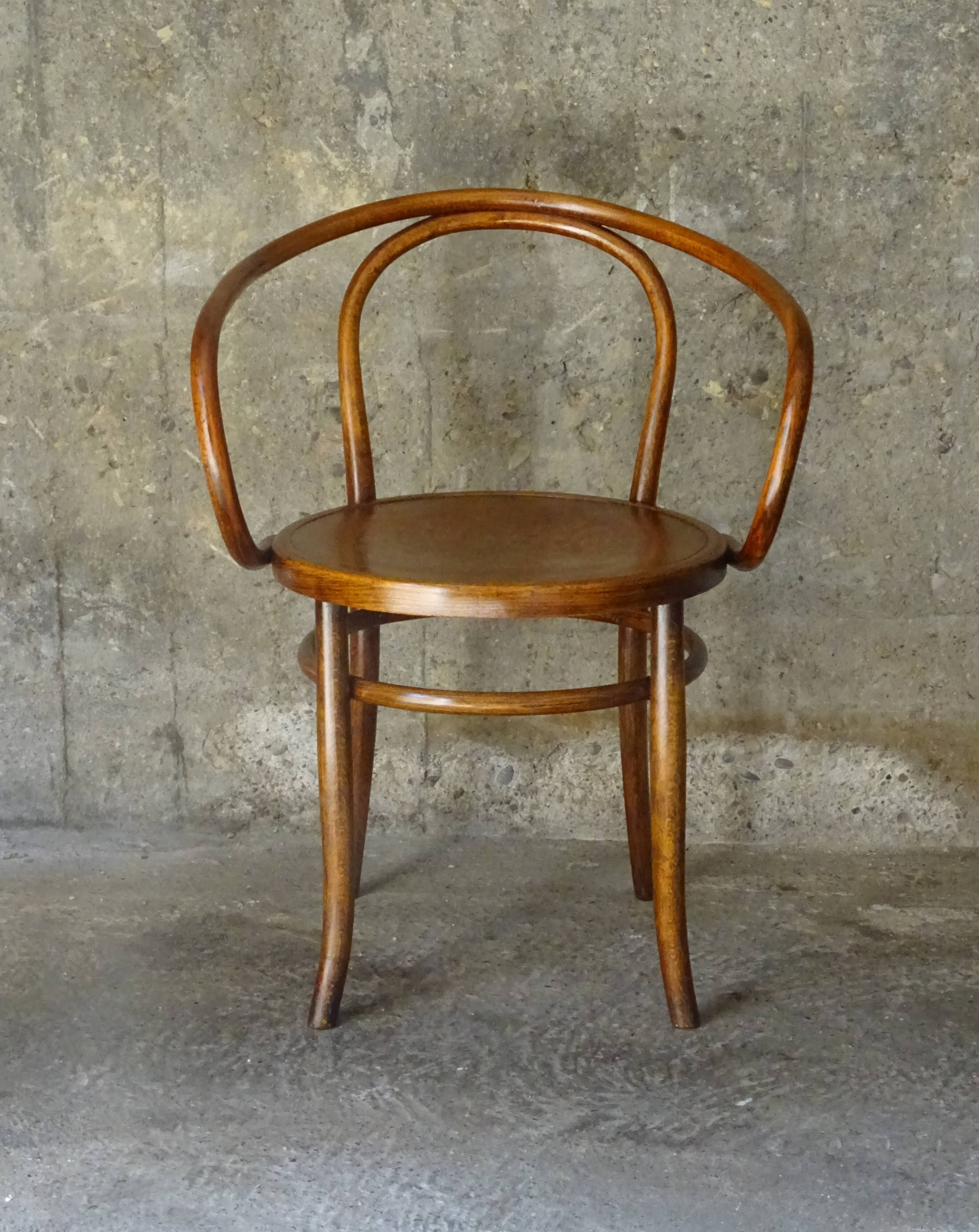 fauteuil-le-corbusier-de-fischel-assise-bois-1910-selency